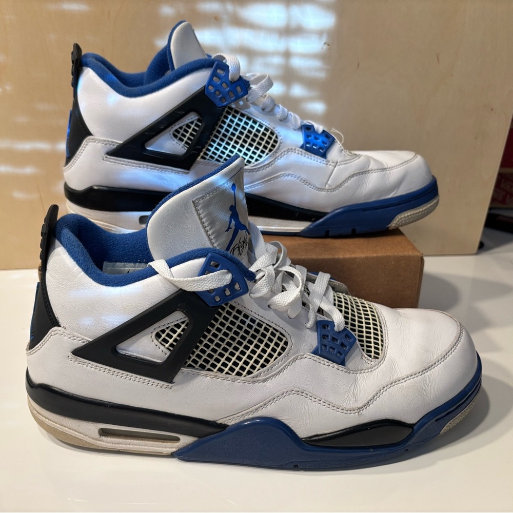 JORDAN 4 RETRO 'MOTORSPORTS'
White/“Game Royal”/Black
Size 12.5
